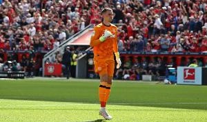 记者：勒沃库森和埃因霍温正式谈科瓦尔，球员想去埃因霍温