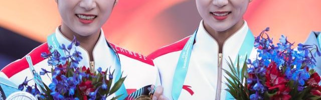 Kaiyun开云官方网站中国登录-花游双胞胎第三金追平孙杨 新周期扛旗非她们莫属