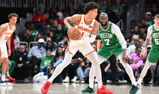 开云体育官网-约翰逊20+12布朗复出29+10+9 老鹰主场击退凯尔特人