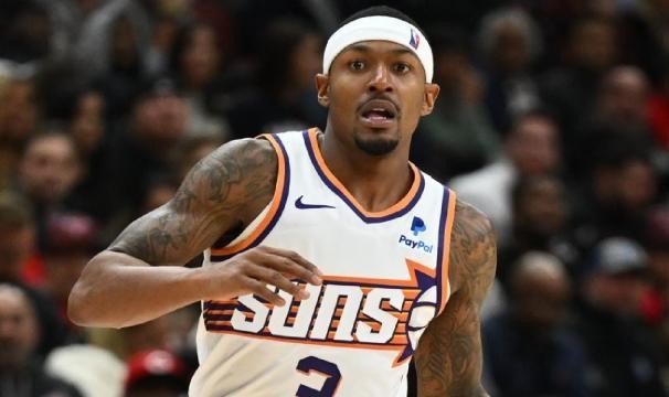 开云体育官网-比尔积极养伤同时享受生活，每个角色他都全力以赴