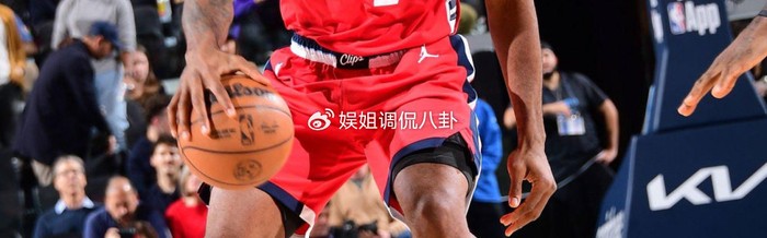 开云体育-中国官网登录入口-莱昂纳德复出再赢德比！26分钟轰24分5板4助 连续23场20+创新高|小卡|考瓦伊·莱昂纳德|快船|迈尔斯-莱昂纳德|科怀-伦纳德_新浪体育_新浪新闻