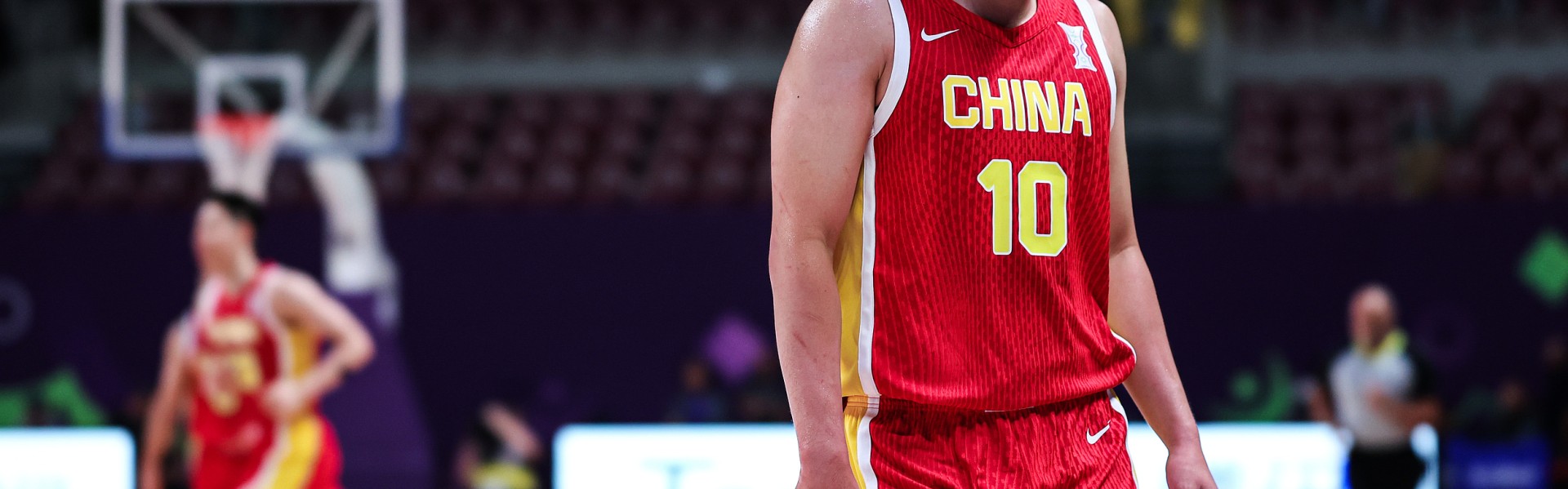 周琦盛赞王俊杰：有他这样的四号位队友，后卫和中锋突破会很简单