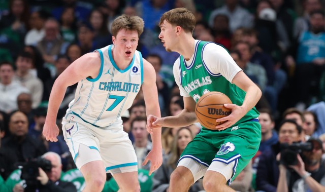 开云Kaiyun官网入口-【菜鸟】弗拉格连续4场30+ 克尼佩尔三分数超新秀库里 杰明26分