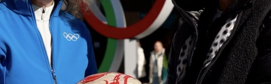 开云Kaiyun官网入口-附有亲笔签名，林孝埈将米兰冬奥熊猫头盔捐赠奥林匹克博物馆